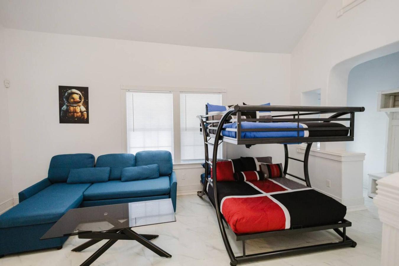 Stunning 6br Victorian Sleeps 25 Holiday home *